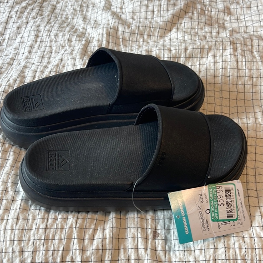 NWT Reef platform sandals